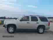 2008 Chevrolet Tahoe LS с VIN 1GNFC13C18R185820, выставлен на аукционе IAAI как лот 42662827 с пробегом 186 500 миль миль и . История ставок и продаж доступна на DreamBid. Изображение 14.