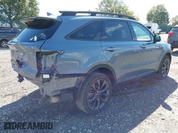 2022 Kia Sorento SX with VIN 5XYRKDLF1NG139550, listed as a IAAI auction lot 43318058 with 30,514 mi miles and . Bid and sale history available at DreamBid. Image 4.