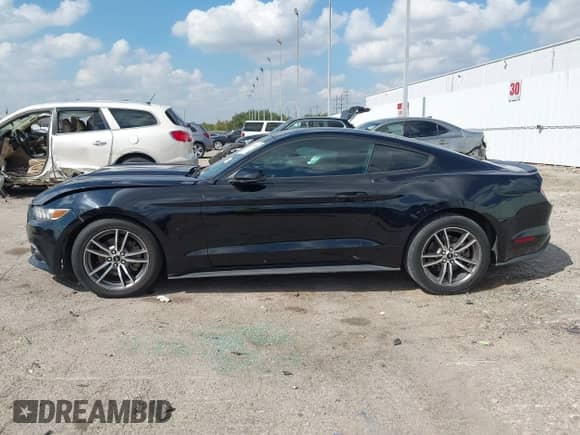 2017 Ford Mustang EcoBoost Premium с VIN 1FA6P8TH5H5213245, выставлен на аукционе IAAI как лот 43395804 с пробегом 139 828 миль миль и . История ставок и продаж доступна на DreamBid. Изображение 14.