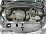 2014 Hyundai Santa Fe z VIN 5XYZTDLB8EG152578, wystawiony jako Copart lot #86886665 z przebiegiem 147 168 mil mil oraz Czysty tytuł • Clean title. Historia ofert i sprzedaży dostępna na DreamBid. Obrazek 12.