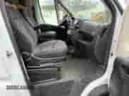 2014 Ram ProMaster Cargo z VIN 3C6TRVBG2EE118261, wystawiony jako Copart lot #55901385 z przebiegiem 168 026 mil mil oraz Czysty tytuł • Clean title. Historia ofert i sprzedaży dostępna na DreamBid. Obrazek 5.