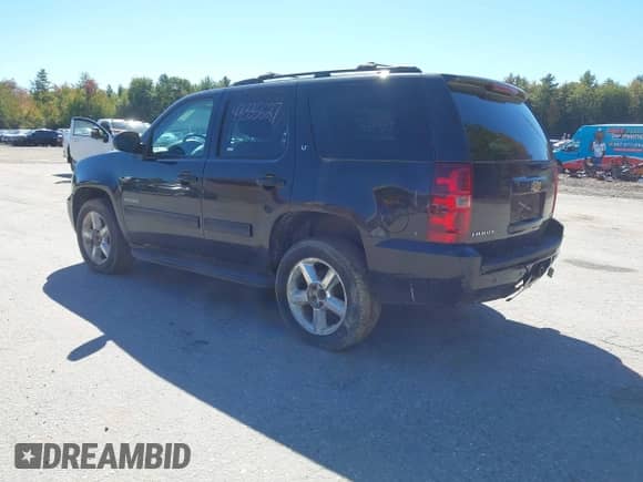 2011 Chevrolet Tahoe LT с VIN 1GNSKBE02BR385462, выставлен на аукционе IAAI как лот 43335627 с пробегом Не указан миль и . История ставок и продаж доступна на DreamBid. Изображение 3.
