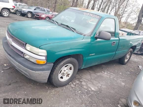 2002 Chevrolet Silverado 1500 z VIN 1GCEC14W82Z286809, wystawiony jako IAAI lot #41876270 z przebiegiem 217 690 mil mil oraz . Historia ofert i sprzedaży dostępna na DreamBid. Obrazek 2.