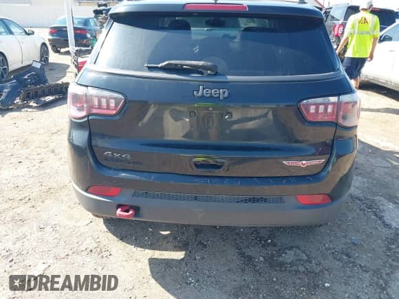 2018 Jeep Compass Trailhawk с VIN 3C4NJDDBXJT403901, выставлен на аукционе IAAI как лот 43123640 с пробегом 103 211 миль миль и . История ставок и продаж доступна на DreamBid. Изображение 17.