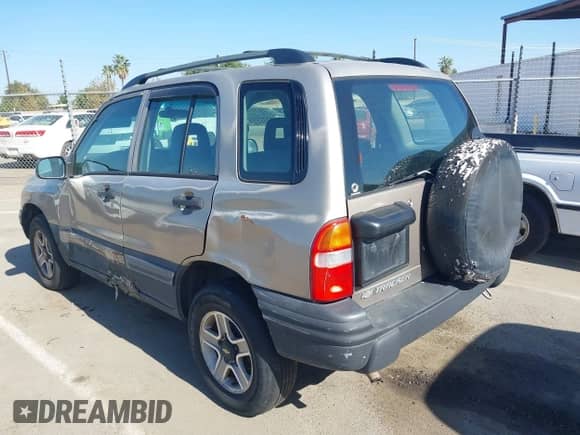 2002 Chevrolet Tracker с VIN 2CNBJ13C126920565, выставлен на аукционе IAAI как лот 43411865 с пробегом 222 131 миль миль и . История ставок и продаж доступна на DreamBid. Изображение 3.
