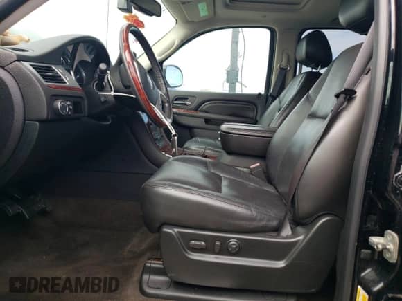 2010 Cadillac Escalade EXT Luxury with VIN 3GYVKMEF8AG208560, listed as a Copart auction lot 75091234 with 56,011 mi miles and Salvage title. Bid and sale history available at DreamBid. Image 7.