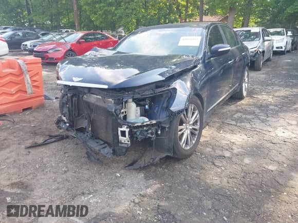 2010 Hyundai Genesis с VIN KMHGC4DF0AU111049, выставлен на аукционе IAAI как лот 42090493 с пробегом 116 859 миль миль и . История ставок и продаж доступна на DreamBid. Изображение 2.