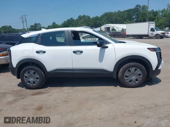 2025 Nissan Kicks S with VIN 3N8AP6BA4SL313975, listed as a IAAI auction lot 42545649 with 3,918 mi miles and . Bid and sale history available at DreamBid. Image 13.