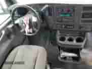 2017 Chevrolet Express Cargo с VIN 1GCWGAFF0H1229338, выставлен на аукционе Copart как лот 55509035 с пробегом 145 628 миль миль и Списание • Salvage title. История ставок и продаж доступна на DreamBid. Изображение 8.