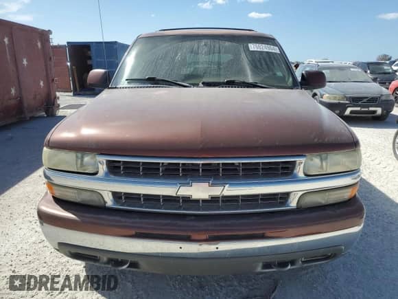2000 Chevrolet Suburban LT z VIN 3GNFK16T3YG122555, wystawiony jako Copart lot #76624964 z przebiegiem 193 236 mil mil oraz Nie do naprawy • Non repairable. Historia ofert i sprzedaży dostępna na DreamBid. Obrazek 5.
