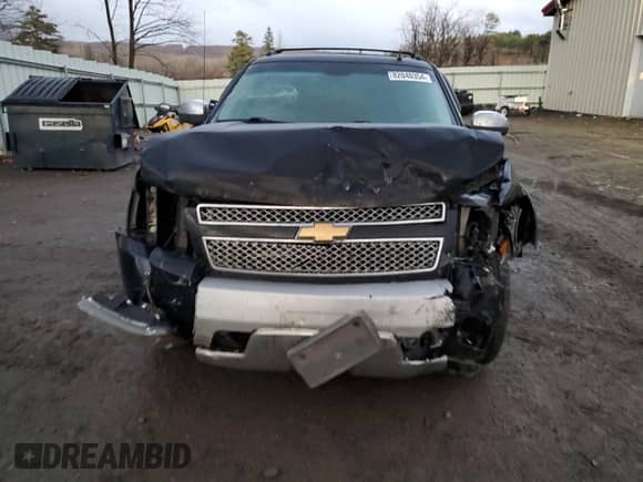 2012 Chevrolet Avalanche LT with VIN 3GNTKFE74CG294431, listed as a Copart auction lot 82040354 with Not provided miles and Salvage title. Bid and sale history available at DreamBid. Image 5.