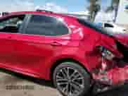 2020 Toyota Camry SE z VIN 4T1G11AKXLU334966, wystawiony jako Copart lot #70904215 z przebiegiem 118 425 mil mil oraz Szkoda całkowita • Salvage title. Historia ofert i sprzedaży dostępna na DreamBid. Obrazek 13.