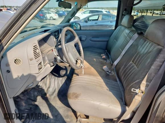 1999 Chevrolet Silverado 3500 с VIN 1GCGC33RXXF058867, выставлен на аукционе Copart как лот 84371105 с пробегом 184 118 миль миль и Списание • Salvage title. История ставок и продаж доступна на DreamBid. Изображение 7.