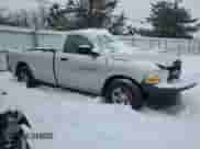 2012 Ram 1500 ST z VIN 3C6JD6DP2CG207886, wystawiony jako Copart lot #41557525 z przebiegiem 246 807 mil mil oraz Szkoda całkowita • Salvage title. Historia ofert i sprzedaży dostępna na DreamBid. Obrazek 4.