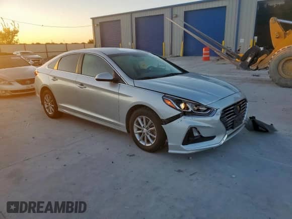 2018 Hyundai Sonata SE with VIN 5NPE24AF0JH684689, listed as a Copart auction lot 81693355 with 69,284 mi miles and Salvage title. Bid and sale history available at DreamBid. Image 4.