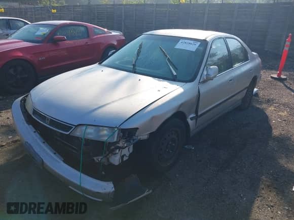 1996 Honda Accord LX with VIN 1HGCD563XTA060237, listed as a IAAI auction lot 42828626 with 110,927 mi miles and . Bid and sale history available at DreamBid. Image 2.