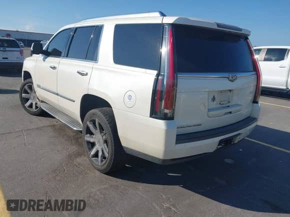 2015 Cadillac Escalade Luxury with VIN 1GYS3MKJ6FR719829, listed as a IAAI auction lot 43180952 with 324,248 mi miles and . Bid and sale history available at DreamBid. Image 3.