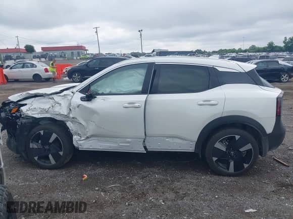 2025 Nissan Kicks SR with VIN 3N8AP6DB9SL348498, listed as a IAAI auction lot 42495326 with 4,317 mi miles and . Bid and sale history available at DreamBid. Image 15.