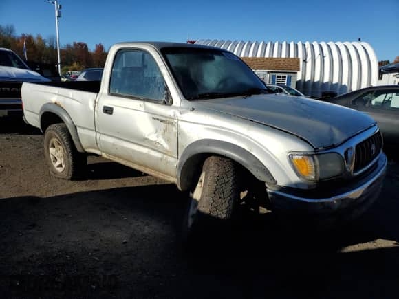 2001 Toyota Tacoma with VIN 5TEPM62N91Z780824, listed as a Copart auction lot 90220975 with 211,375 mi miles and Clean title. Bid and sale history available at DreamBid. Image 4.