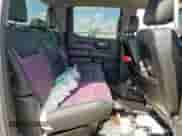 2024 Chevrolet Silverado 1500 Custom Trail Boss z VIN 3GCUDCE88RG346358, wystawiony jako Copart lot #62258825 z przebiegiem Nie podano mil oraz Szkoda całkowita • Salvage title. Historia ofert i sprzedaży dostępna na DreamBid. Obrazek 10.