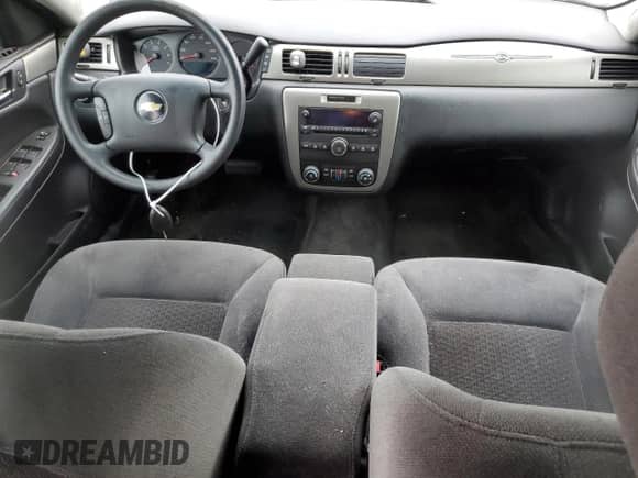 2010 Chevrolet Impala Police Police z VIN 2G1WD5EM4A1252386, wystawiony jako Copart lot #39185274 z przebiegiem 120 086 mil mil oraz Szkoda całkowita • Salvage title. Historia ofert i sprzedaży dostępna na DreamBid. Obrazek 8.