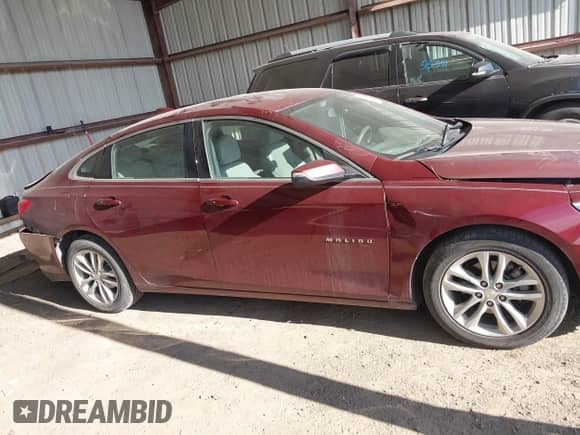 2016 Chevrolet Malibu LT z VIN 1G1ZE5ST3GF169832, wystawiony jako IAAI lot #43037008 z przebiegiem 137 720 mil mil oraz . Historia ofert i sprzedaży dostępna na DreamBid. Obrazek 13.