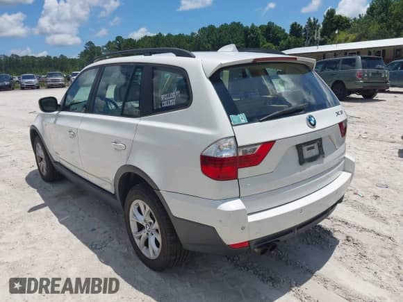 2010 BMW X3 xDrive30i z VIN WBXPC9C46AWJ32111, wystawiony jako IAAI lot #42710433 z przebiegiem 170 295 mil mil oraz . Historia ofert i sprzedaży dostępna na DreamBid. Obrazek 3.