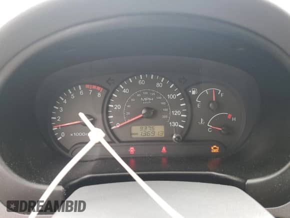 2005 Hyundai Accent GLS z VIN KMHCG45C25U636868, wystawiony jako Copart lot #82320125 z przebiegiem 136 913 mil mil oraz Szkoda całkowita • Salvage title. Historia ofert i sprzedaży dostępna na DreamBid. Obrazek 9.