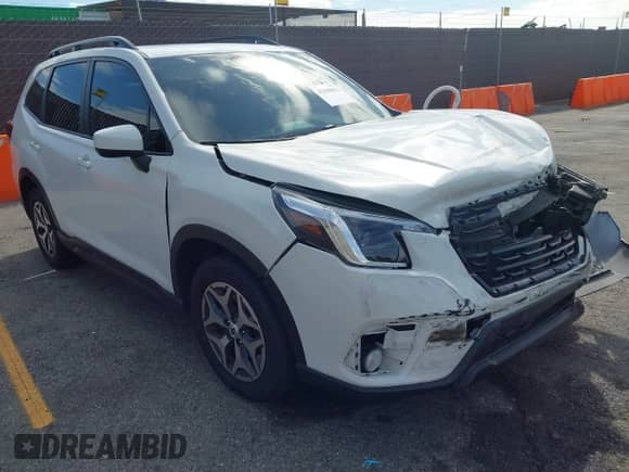 2022 Subaru Forester Premium z VIN JF2SKAEC8NH428288, wystawiony jako IAAI lot #43269812 z przebiegiem 48 286 mil mil oraz . Historia ofert i sprzedaży dostępna na DreamBid. Obrazek 1.