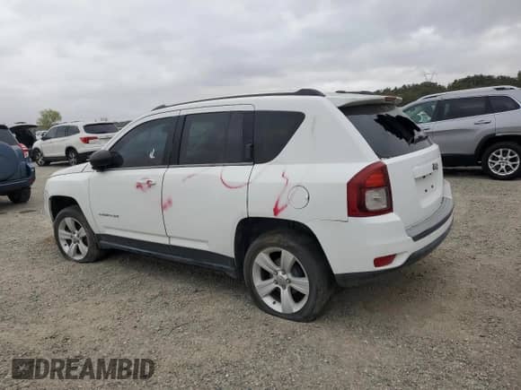 2014 Jeep Compass Sport z VIN 1C4NJCBA2ED548222, wystawiony jako Copart lot #84583235 z przebiegiem Nie podano mil oraz Czysty tytuł • Clean title. Historia ofert i sprzedaży dostępna na DreamBid. Obrazek 2.