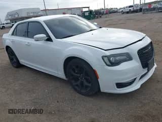 2022 Chrysler 300 Touring L с VIN 2C3CCADG8NH134389, выставлен на аукционе IAAI как лот 42298353 с пробегом 50 783 миль миль и . История ставок и продаж доступна на DreamBid. Изображение 1.