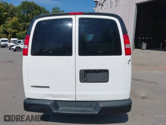2020 Chevrolet Express Passenger LS с VIN 1GAZGNFP7L1212812, выставлен на аукционе IAAI как лот 43234983 с пробегом 61 317 миль миль и . История ставок и продаж доступна на DreamBid. Изображение 16.