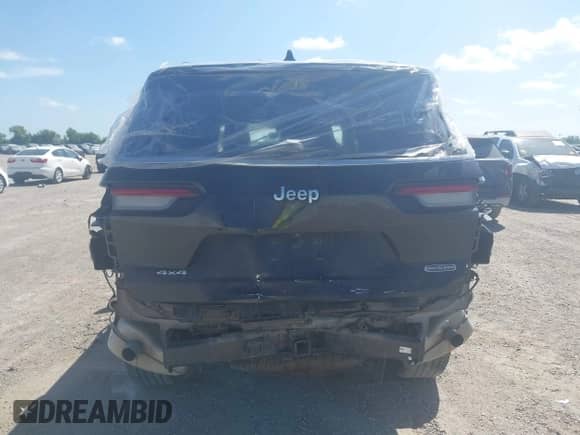 2023 Jeep Grand Cherokee Overland z VIN 1C4RJKDG5P8771928, wystawiony jako IAAI lot #42602996 z przebiegiem 32 691 mil mil oraz . Historia ofert i sprzedaży dostępna na DreamBid. Obrazek 6.