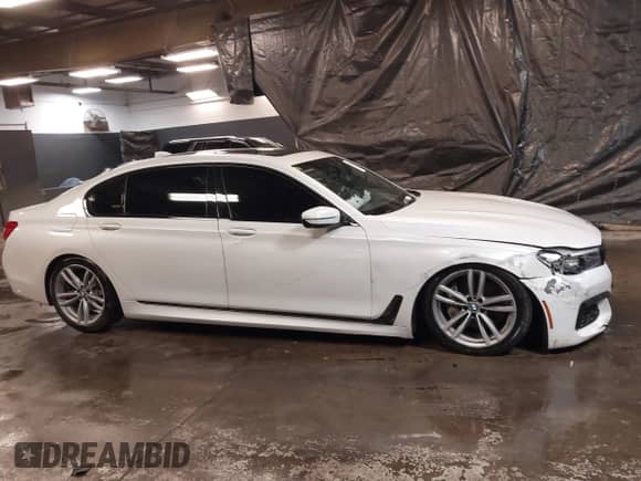 2019 BMW 7 Series 740i xDrive with VIN WBA7E4C59KGV70391, listed as a IAAI auction lot 41531991 with 70,017 mi miles and . Bid and sale history available at DreamBid. Image 13.