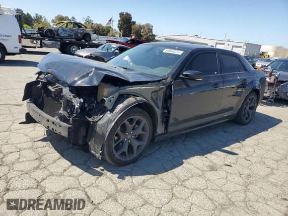 2023 Chrysler 300 Touring L с VIN 2C3CCADG9PH565598, выставлен на аукционе Copart как лот 54849275 с пробегом 25 825 миль миль и Списание • Salvage title. История ставок и продаж доступна на DreamBid. Изображение 1.