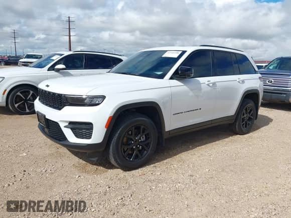 2025 Jeep Grand Cherokee Altitude z VIN 1C4RJGAG4SC294111, wystawiony jako IAAI lot #42546598 z przebiegiem 2 027 mil mil oraz . Historia ofert i sprzedaży dostępna na DreamBid. Obrazek 2.