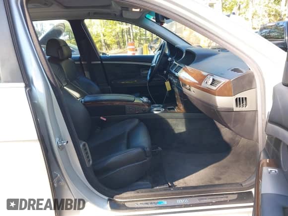 2006 BMW 7 Series 750Li with VIN WBAHN835X6DT25778, listed as a IAAI auction lot 43504269 with 113,098 mi miles and . Bid and sale history available at DreamBid. Image 5.