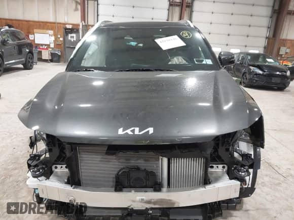 2025 Kia Sorento SX Prestige with VIN KNDRKDJG3S5353830, listed as a IAAI auction lot 42230146 with 965 mi miles and . Bid and sale history available at DreamBid. Image 13.