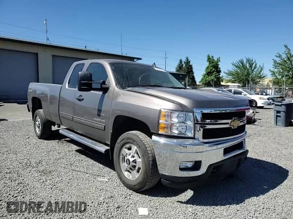2013 Chevrolet Silverado 2500HD LT z VIN 1GC2KXC81DZ195699, wystawiony jako Copart lot #65086225 z przebiegiem 169 806 mil mil oraz Szkoda całkowita • Salvage title. Historia ofert i sprzedaży dostępna na DreamBid. Obrazek 13.