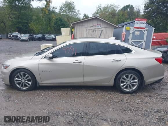 2016 Chevrolet Malibu LT z VIN 1G1ZE5ST4GF187109, wystawiony jako IAAI lot #43309991 z przebiegiem 119 104 mil mil oraz . Historia ofert i sprzedaży dostępna na DreamBid. Obrazek 14.