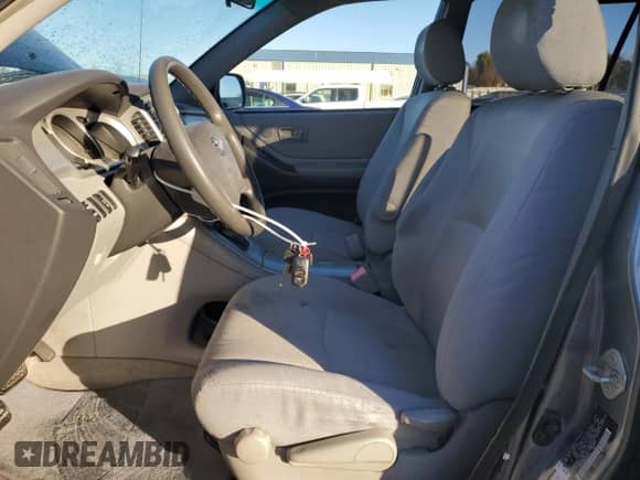 2006 Toyota Highlander w/3rd Row with VIN JTEEP21A960159107, listed as a Copart auction lot 82763665 with 304,491 mi miles and Clean title. Bid and sale history available at DreamBid. Image 7.