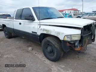 1996 Dodge 2500 with VIN 3B7KC23CXTM147915, listed as a IAAI auction lot 41236310 with 211,518 mi miles and . Bid and sale history available at DreamBid. Image 1.