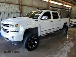 2018 Chevrolet Silverado 1500 LTZ z VIN 3GCUKSEJ7JG298360, wystawiony jako Copart lot #62635115 z przebiegiem 126 274 mil mil oraz Szkoda całkowita • Salvage title. Historia ofert i sprzedaży dostępna na DreamBid. Obrazek 1.