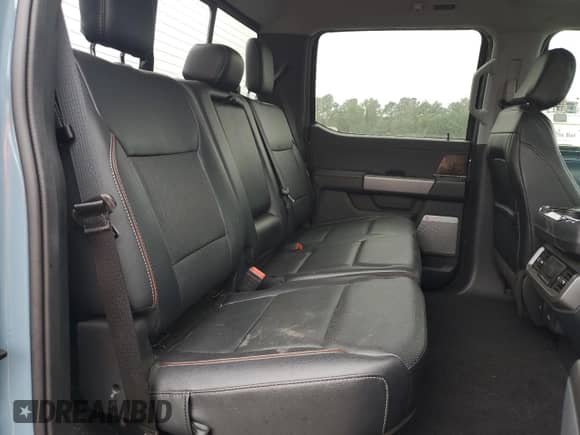 2023 Ford F-150 XL z VIN 1FTFW1E53PKE89639, wystawiony jako Copart lot #67830355 z przebiegiem 48 314 mil mil oraz Szkoda całkowita • Salvage title. Historia ofert i sprzedaży dostępna na DreamBid. Obrazek 10.