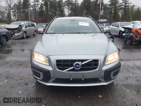 2010 Volvo XC70 3.0T with VIN YV4992BZ6A1079445, listed as a IAAI auction lot 40915189 with 92,847 mi miles and . Bid and sale history available at DreamBid. Image 13.