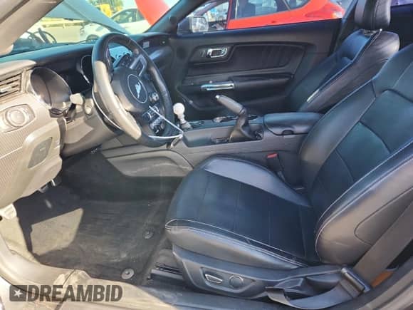 2017 Ford Mustang GT z VIN 1FA6P8CF2H5272235, wystawiony jako Copart lot #82162045 z przebiegiem 83 940 mil mil oraz Szkoda całkowita • Salvage title. Historia ofert i sprzedaży dostępna na DreamBid. Obrazek 7.
