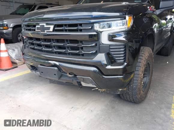 2022 Chevrolet Silverado 1500 RST with VIN 1GCUDEET8NZ622077, listed as a IAAI auction lot 42713780 with 46,022 mi miles and . Bid and sale history available at DreamBid. Image 6.