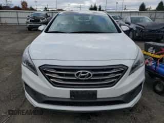 2015 Hyundai Sonata Limited z VIN 5NPE34AF5FH035376, wystawiony jako Copart lot #82699565 z przebiegiem 129 589 mil mil oraz Czysty tytuł • Clean title. Historia ofert i sprzedaży dostępna na DreamBid. Obrazek 5.