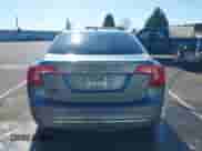 2017 Volvo S60 Inscription с VIN LYV402HK7HB120640, выставлен на аукционе IAAI как лот 41583114 с пробегом 71 884 миль миль и . История ставок и продаж доступна на DreamBid. Изображение 16.