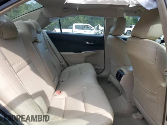 2013 Toyota Camry LE z VIN 4T4BF1FK2DR283135, wystawiony jako Copart lot #84819095 z przebiegiem 106 705 mil mil oraz Szkoda całkowita • Salvage title. Historia ofert i sprzedaży dostępna na DreamBid. Obrazek 10.